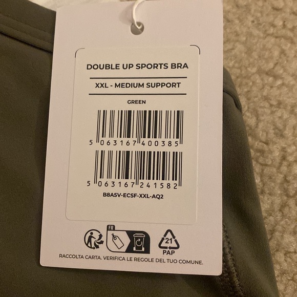 Gymshark XXL Double Up Sports bra in green - Picture 2 of 4